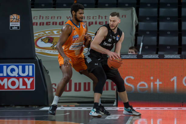 新秀崛起 新秀崛起