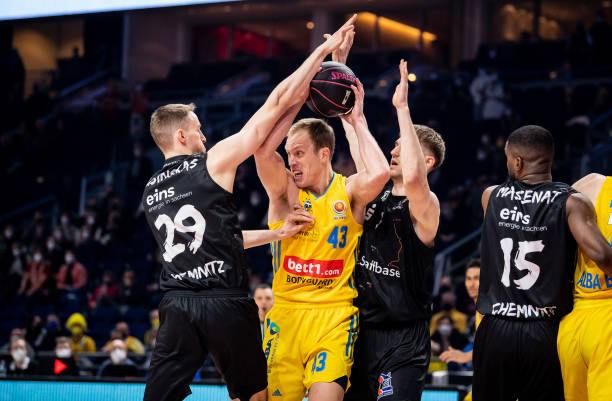 中场体系将 中场体系将