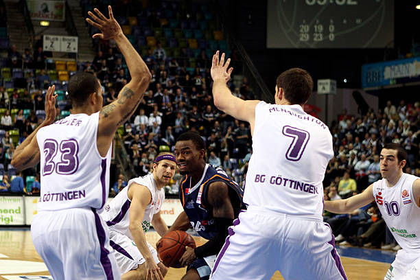 萨卡英超阿 萨卡英超阿